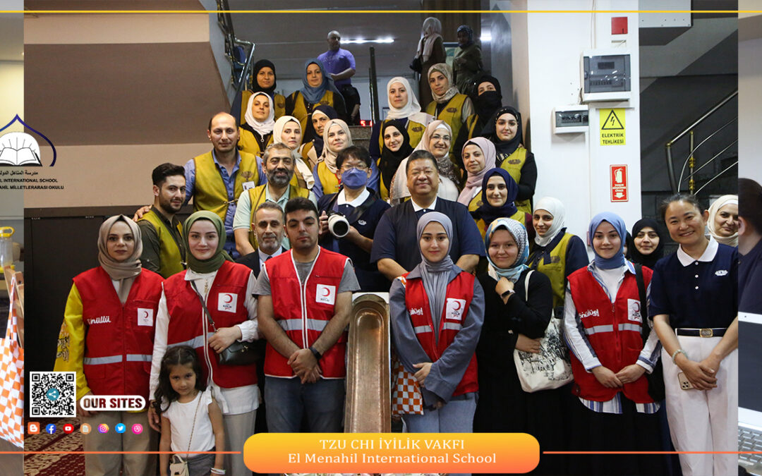 الهلال الأحمر التركي في زيارة إلى مدرسة المناهل الدولية